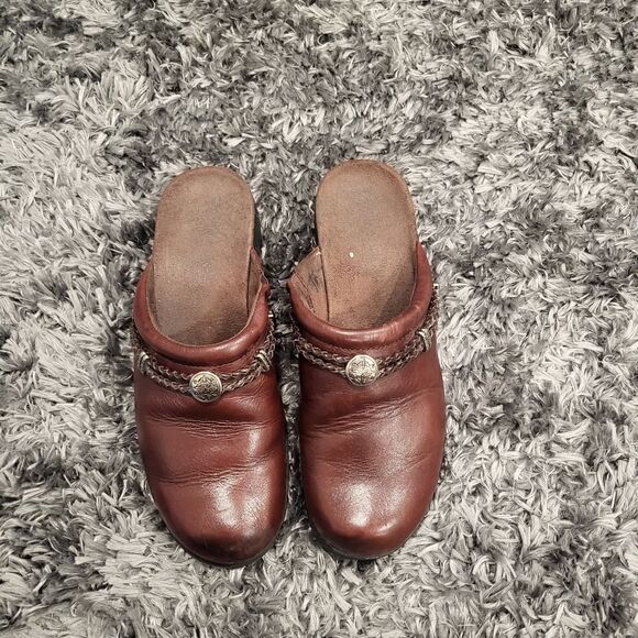 Minnetonka mules   - Picture 1 of 5